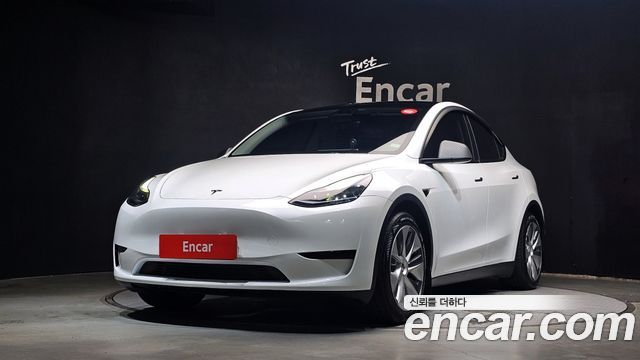 2024 Tesla Model Y, VIN LRWYGCFS9RC179253