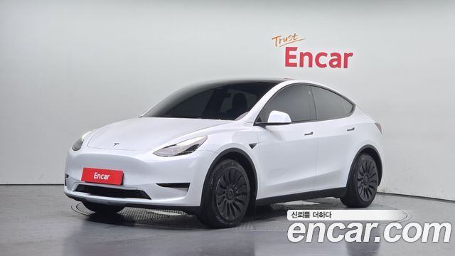 2024 Tesla Model Y, VIN LRWYGCFS3RC176994