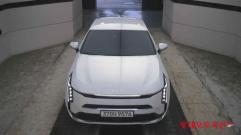 2025 Kia K8, VIN KNAM141BBSA076092