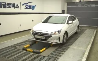 2020 Hyundai Avante, VIN KMHD741EELU040806