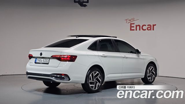 2024 Volkswagen Jetta, VIN WVWZZZBU0RM027111