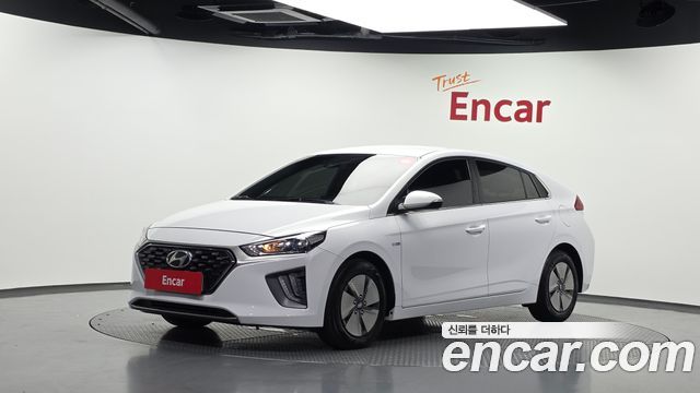 2020 Hyundai Ioniq, VIN KMHC851CGLU221096