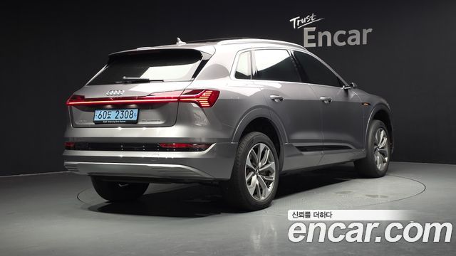 2020 Audi e-tron, VIN WAUZZZGE0LB031368