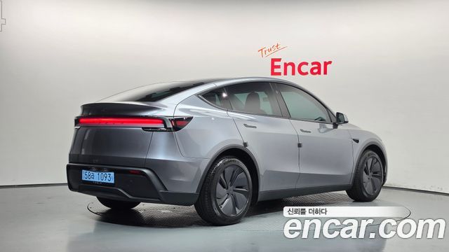 2025 Tesla Model Y, VIN LRWYGCFJ1SC341454