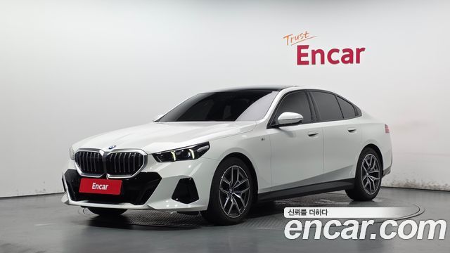 2025 BMW 5-Series, VIN WBA21FJ03SCU34824