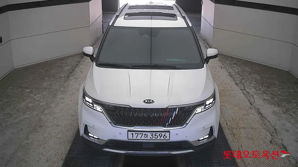 2021 Kia Carnival, VIN KNANE81BBMS103207