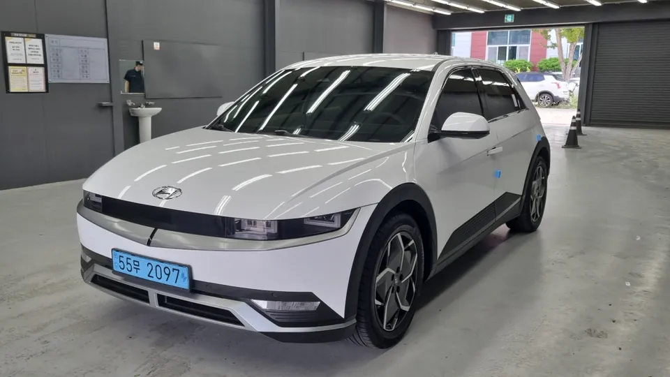 2024 Hyundai Ioniq 5, VIN KMHKN81EFRU277404