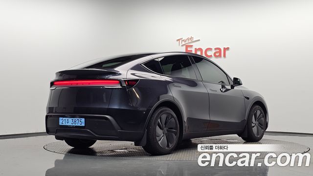 2026 Tesla Model Y, VIN LRWYGCFJ5TC600058