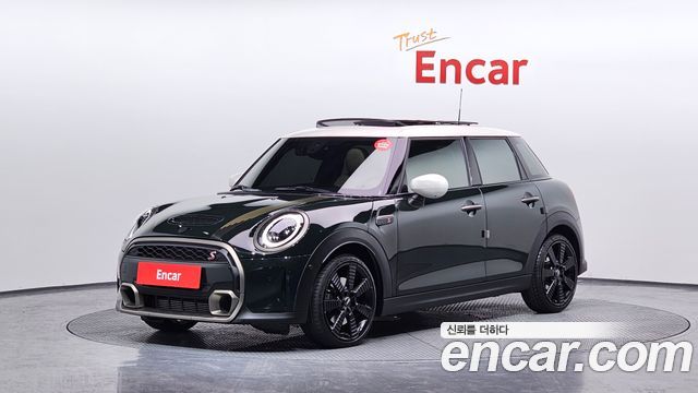 2023 Mini Cooper, VIN WMW61DK03P2S94565