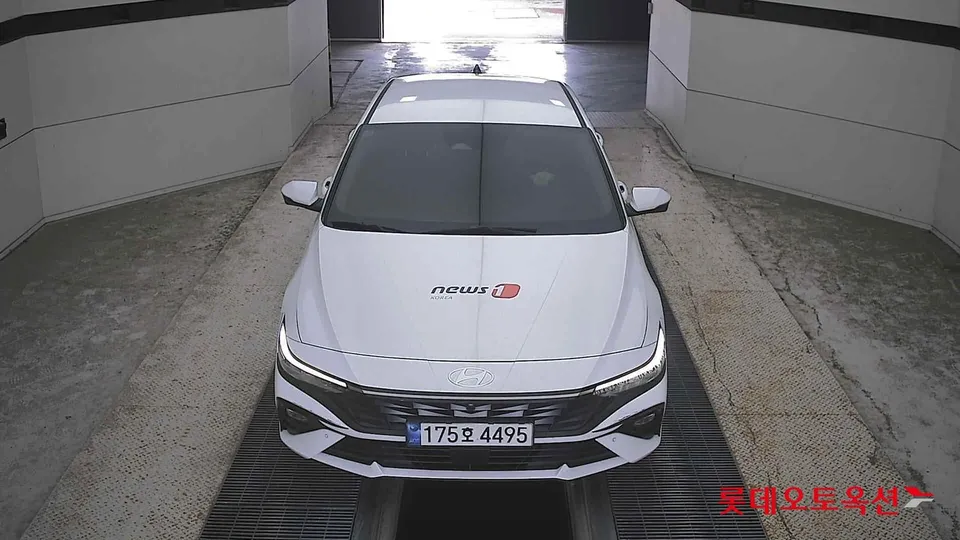 2024 Hyundai Avante, VIN KMHLN41EERU652389