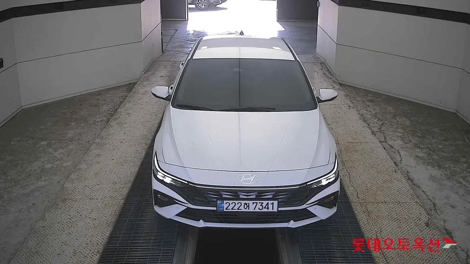 2025 Hyundai Avante, VIN KMHLN41EESU879257