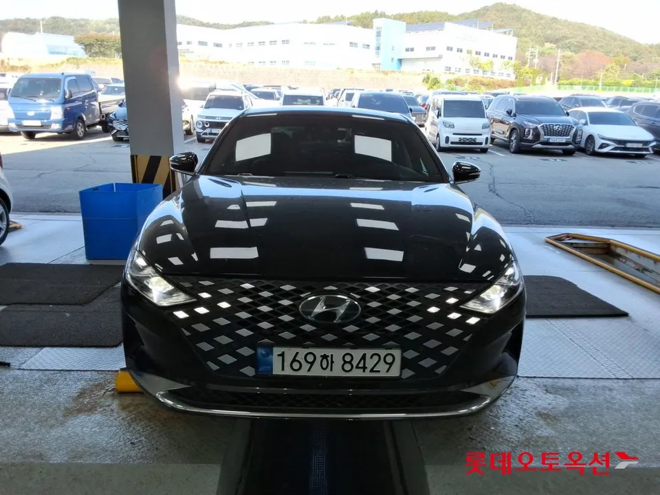 2022 Hyundai Grandeur, VIN KMHF141GBNA488092