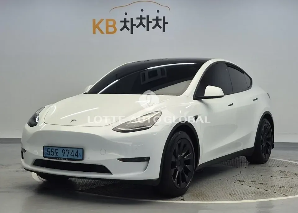 2022 Tesla Model Y, VIN 7SAYGDEEXNF565815