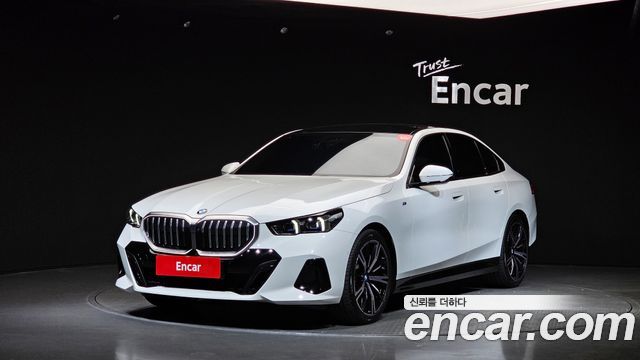 2025 BMW 5-Series, VIN WBA51FJ0XSCU57045