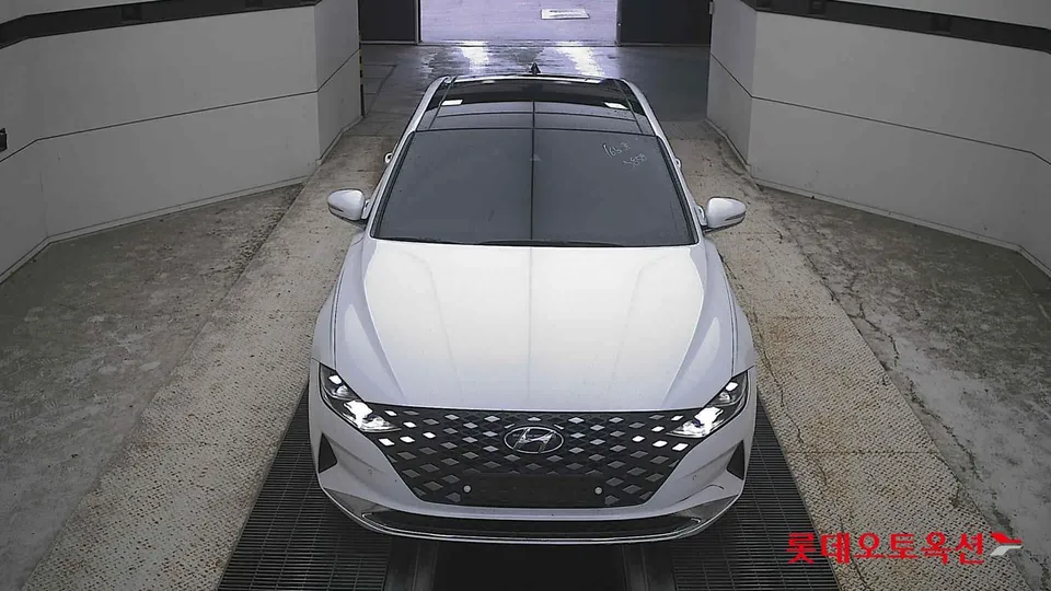 2022 Hyundai Grandeur, VIN KMHF241NBNA473516