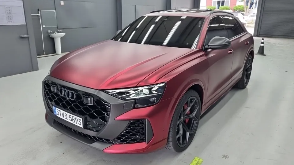 2025 Audi RSQ8, VIN WUAZZZF12SD038653