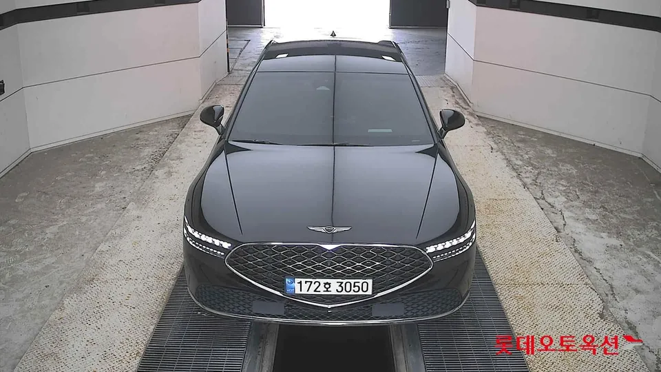 2022 Genesis G90, VIN KMTFA41DDNU008869