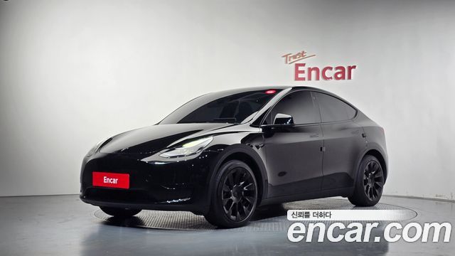 2024 Tesla Model Y, VIN LRWYGCFS5RC179427