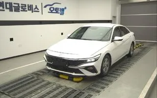 2024 Hyundai Avante, VIN KMHLM41EERU566927