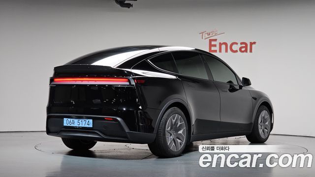 2026 Tesla Model Y, VIN LRWYGCEK2TC892407