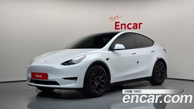 2023 Tesla Model Y, VIN LRWYGCFS5PC074982
