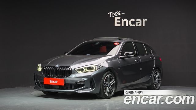 2021 BMW 1-Series, VIN WBA7L7102M7J30806