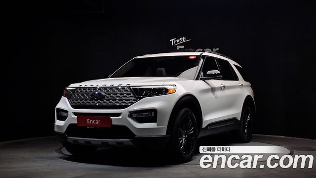 2021 Ford Explorer, VIN 1FMSK8FH0MGC03056
