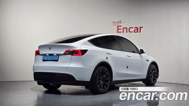 2024 Tesla Model Y, VIN LRWYGCEK5RC615775