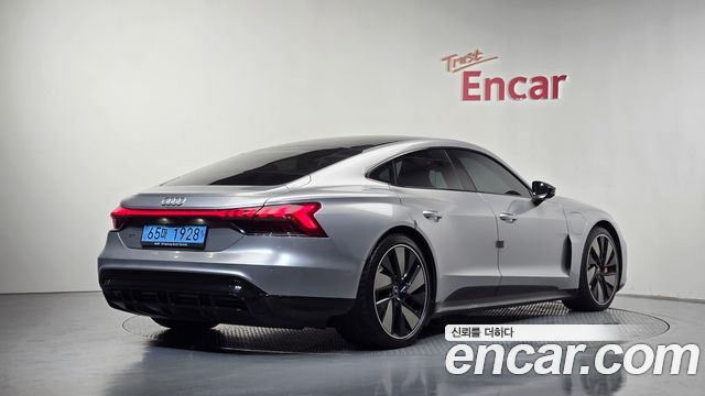 2022 Audi e-tron GT, VIN WAUZZZFW0N7004199