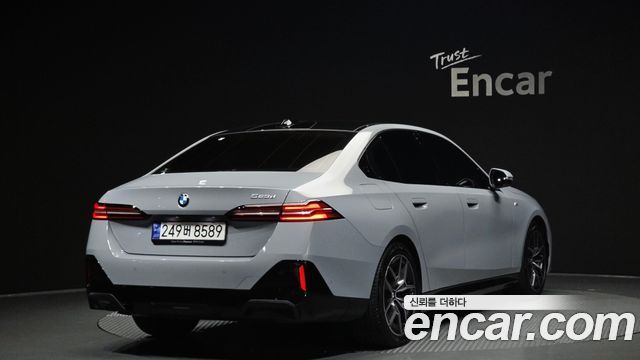 2024 BMW 5-Series, VIN WBA41FL01RCR34576