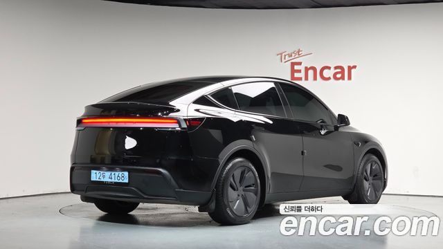 2025 Tesla Model Y, VIN LRWYGCFJ2SC349983