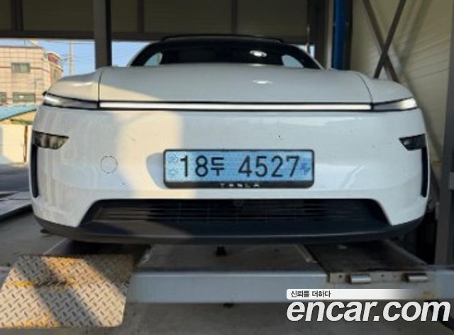 2025 Tesla Model Y, VIN LRWYGCFJ5SC054358