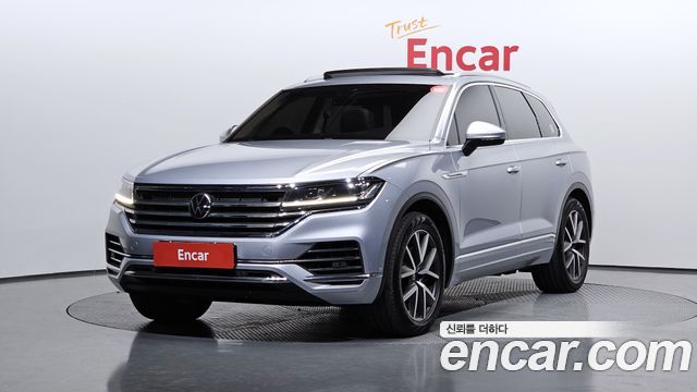 2021 Volkswagen Touareg, VIN WVGZZZCRZMD000360
