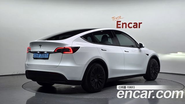 2023 Tesla Model Y, VIN LRWYGCFS3PC103525