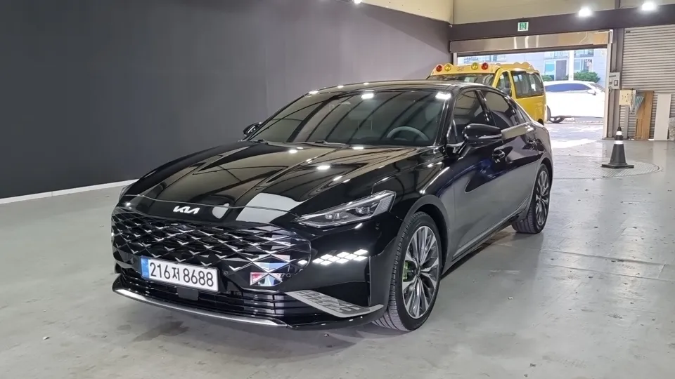 2022 Kia K8, VIN KNAM641BBNA018413