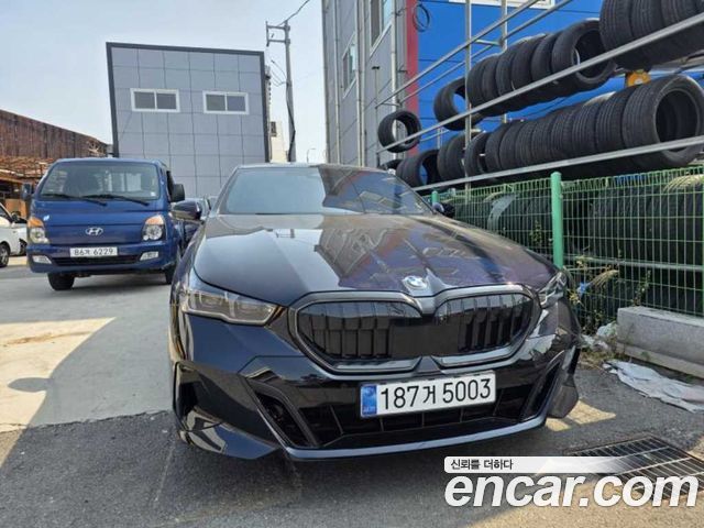 2025 BMW 5-Series, VIN WBA51FJ00SCV49166