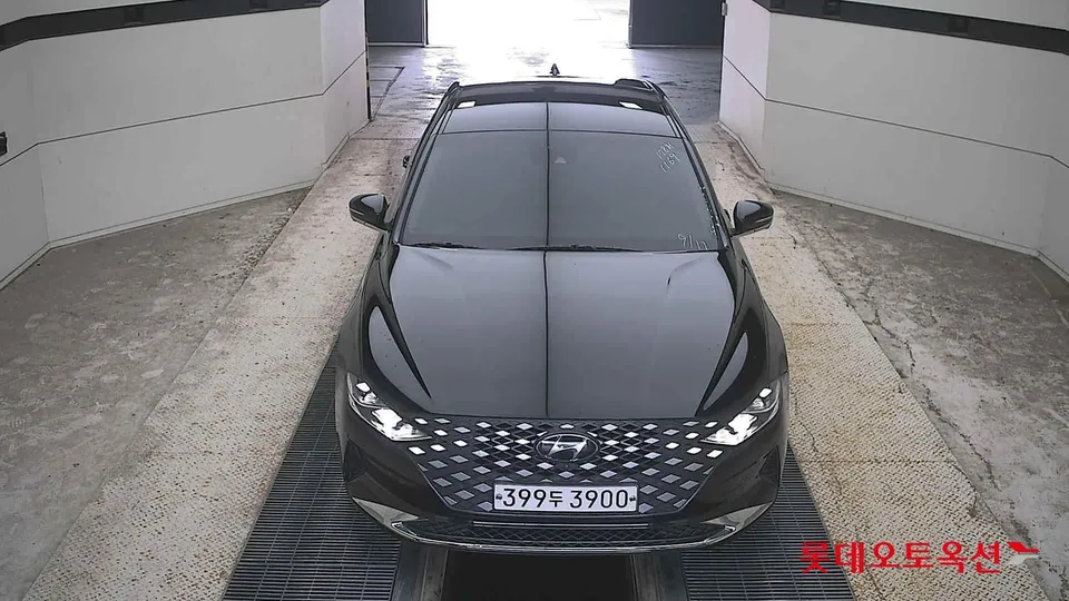2020 Hyundai Grandeur, VIN KMHF241DBLA318023