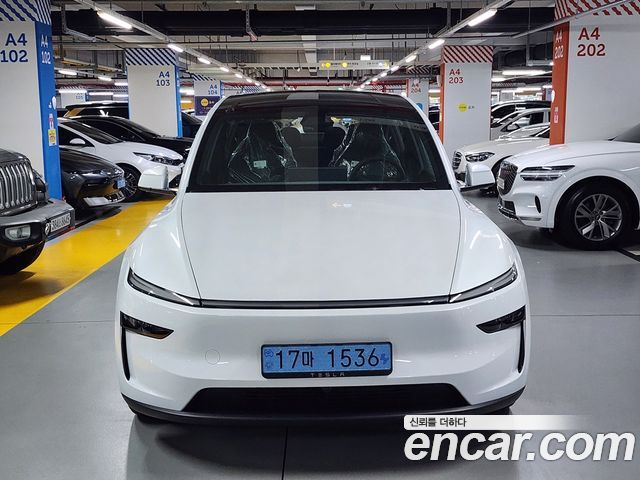 2026 Tesla Model Y, VIN LRWYGCEK9TC892811