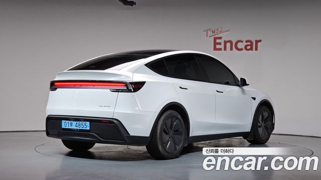 2025 Tesla Model Y, VIN LRWYGCEK3SC053137