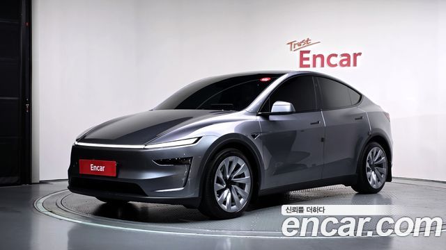 2025 Tesla Model Y, VIN LRWYGCEK5SC313781