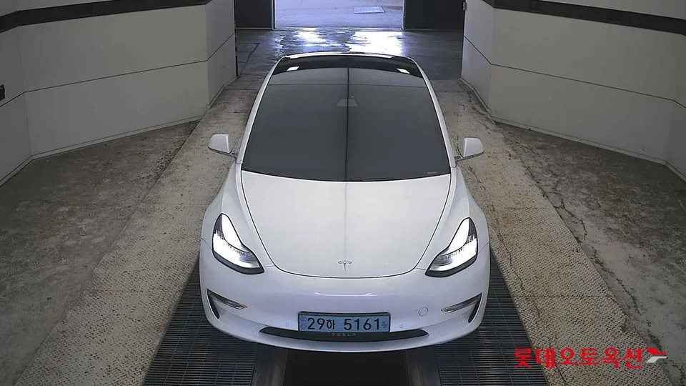 2020 Tesla Model 3, VIN 5YJ3E1EB2LF749810