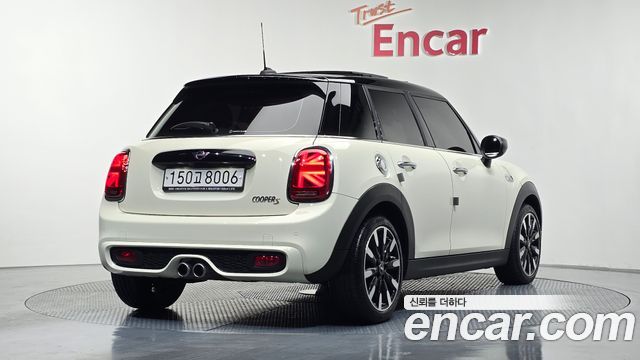 2020 Mini Cooper, VIN WMWXV9109L2L95823