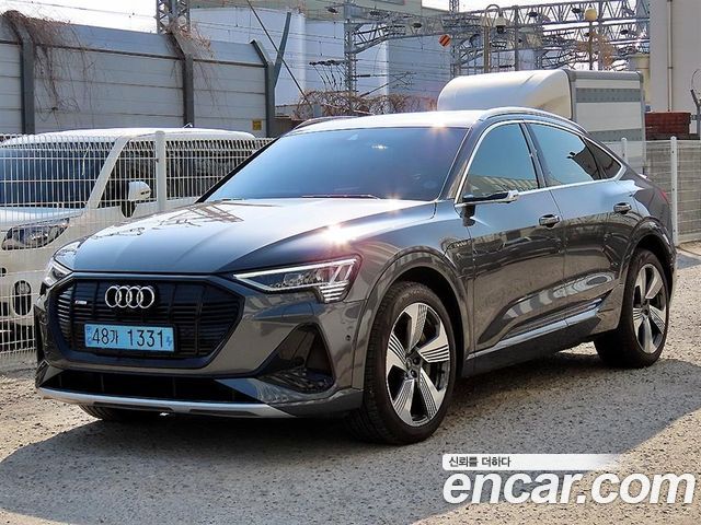 2022 Audi e-tron, VIN WAUZZZGE3NB002014