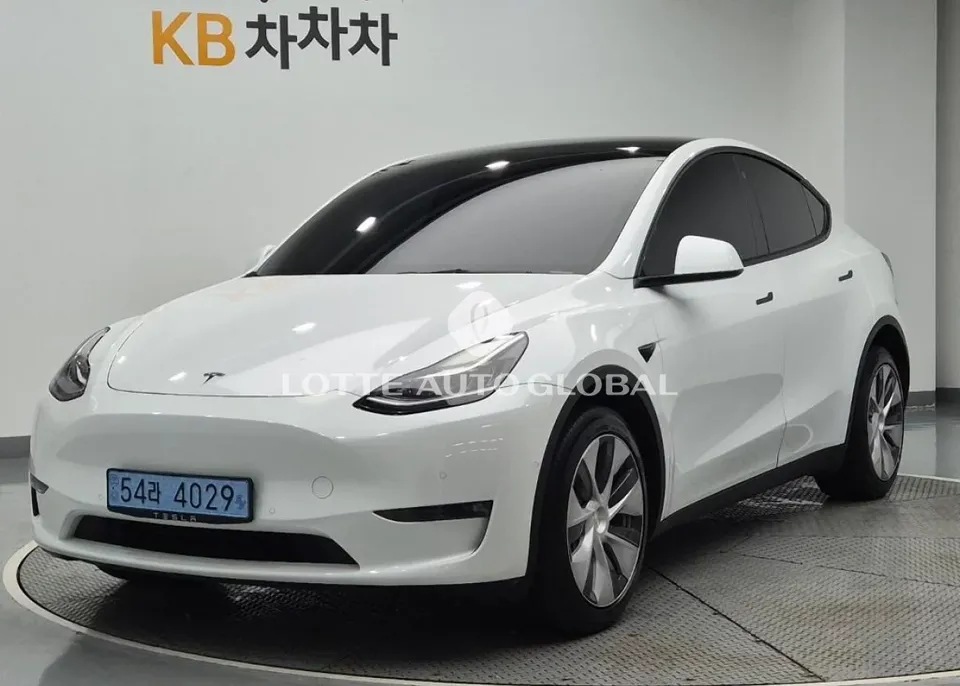 2022 Tesla Model Y, VIN 7SAYGDEE5NF416292