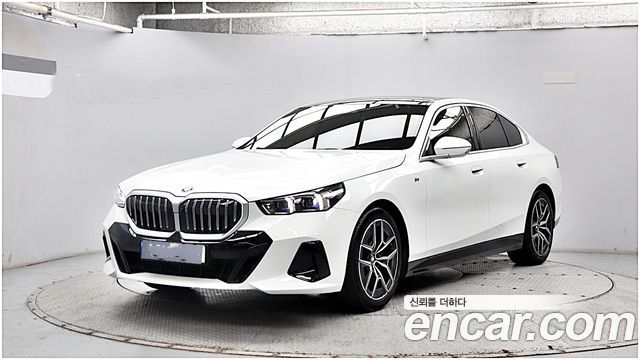 2024 BMW 5-Series, VIN WBA21FJ09RCR38675