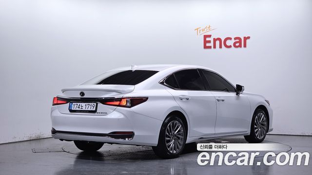 2026 Lexus ES, VIN JTHBA1C11T2032446