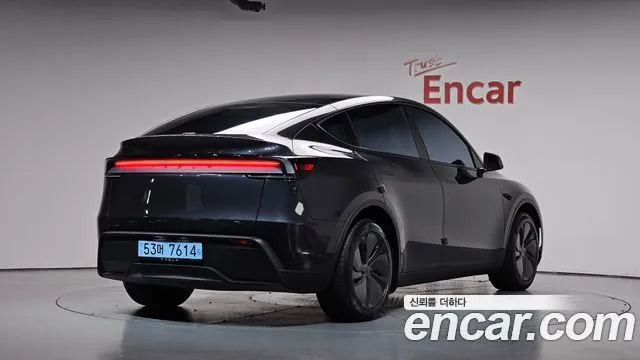 2025 Tesla Model Y, VIN LRWYGCFJ1SC228541