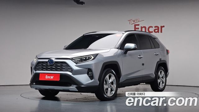 2021 Toyota RAV4, VIN JTMDWRFV9MD135693