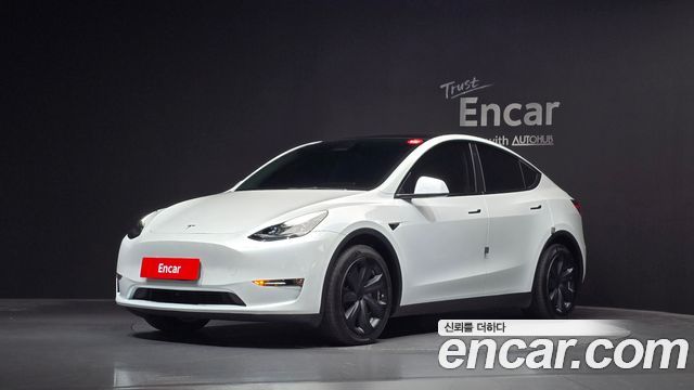 2022 Tesla Model Y, VIN 7SAYGDEE7NF499627