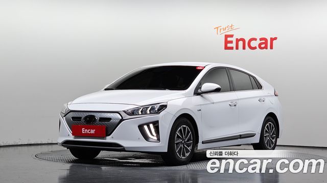 2020 Hyundai Ioniq, VIN KMHC051JFLU065600